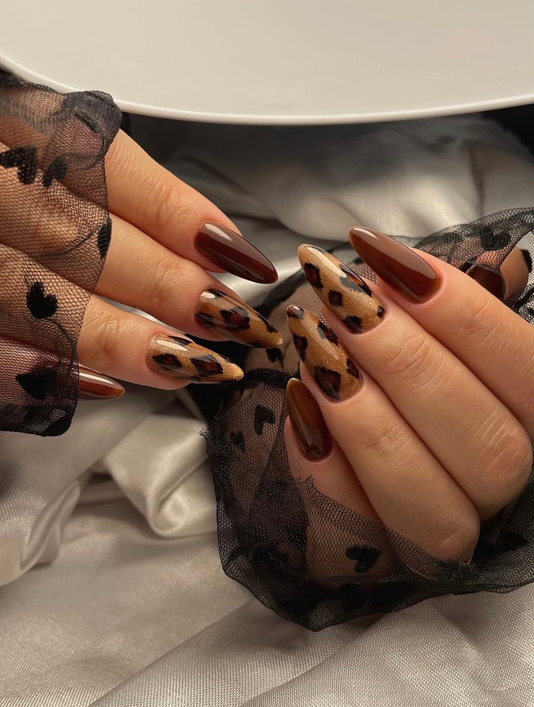 Bulut Nail Room — leopar desenli tırnak tasarımı